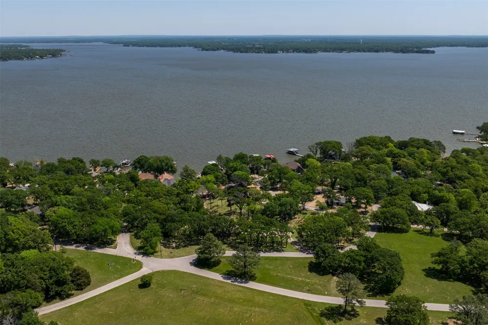 513 Winding Shore Drive Tool, TX 75143