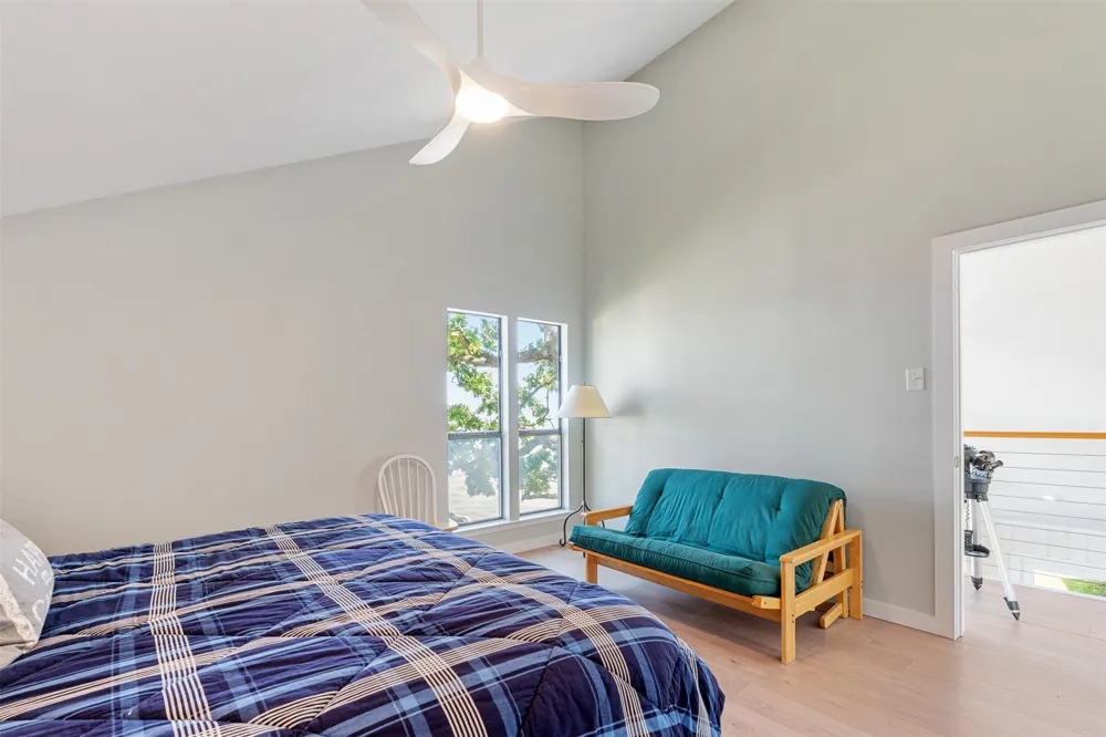 513 Winding Shore Drive Tool, TX 75143