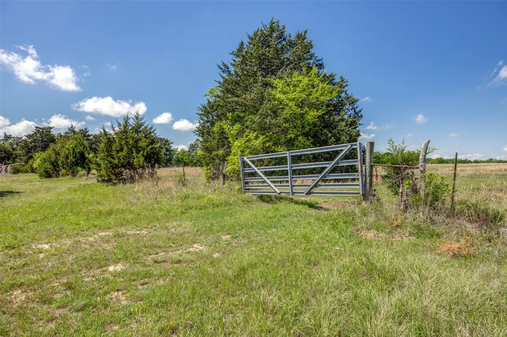 1203 County Road 4132 Cumby, TX 75433