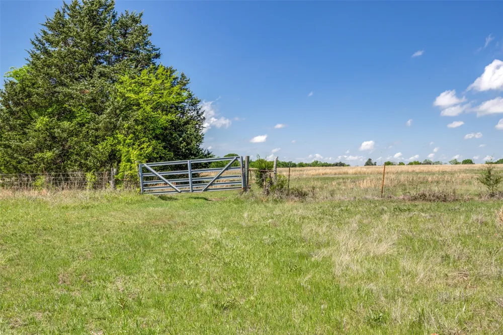 1203 County Road 4132 Cumby, TX 75433
