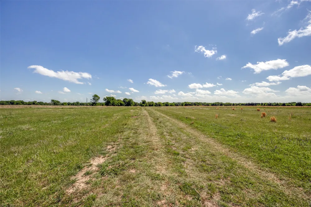 1203 County Road 4132 Cumby, TX 75433