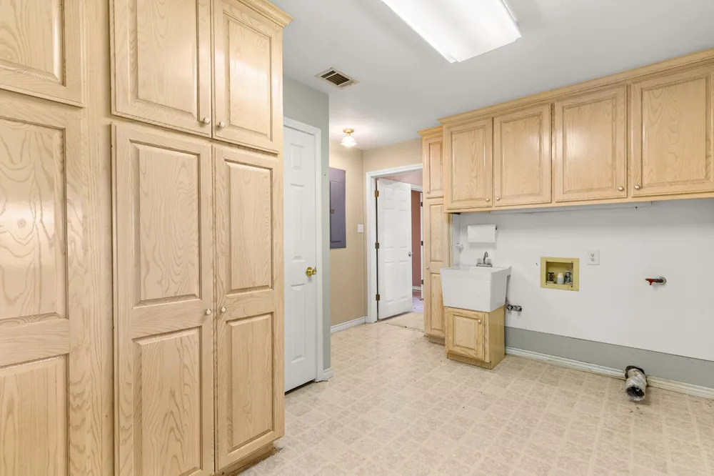 589 County Road 4150 Clifton, TX 76634