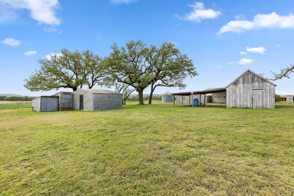 589 County Road 4150 Clifton, TX 76634