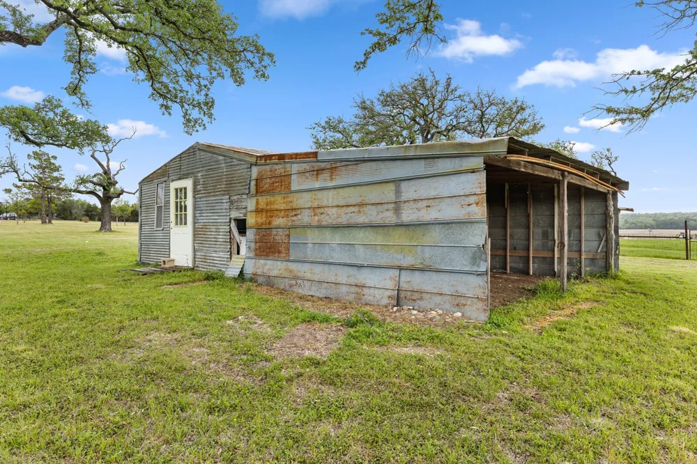 589 County Road 4150 Clifton, TX 76634