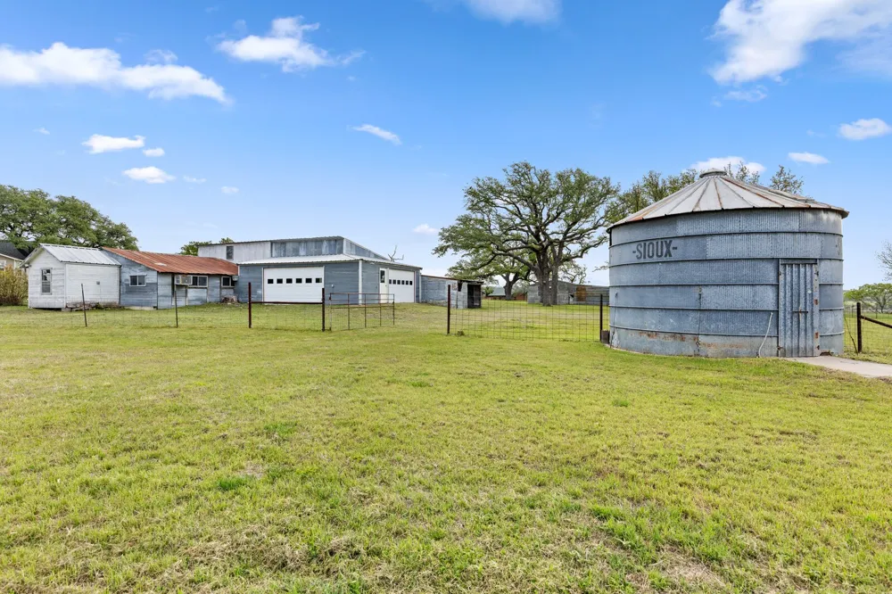 589 County Road 4150 Clifton, TX 76634
