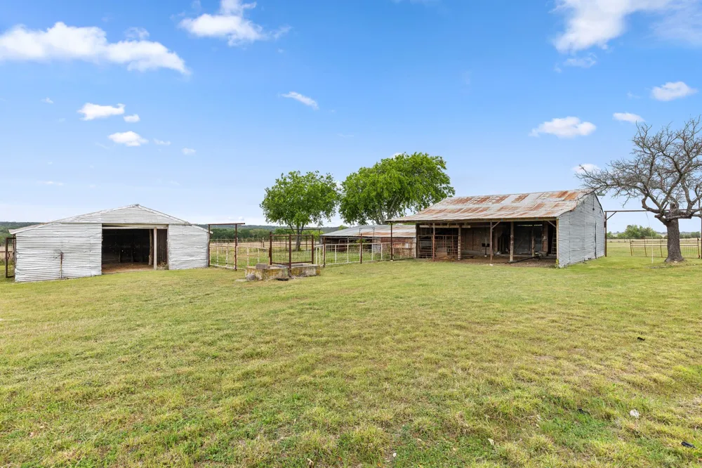 589 County Road 4150 Clifton, TX 76634