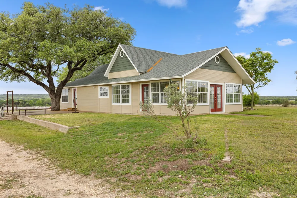 589 County Road 4150 Clifton, TX 76634