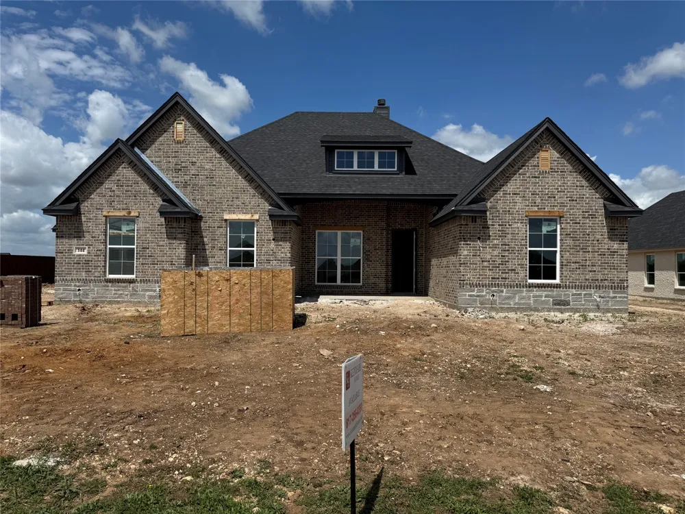 144 Chapowits Godley, TX 76044