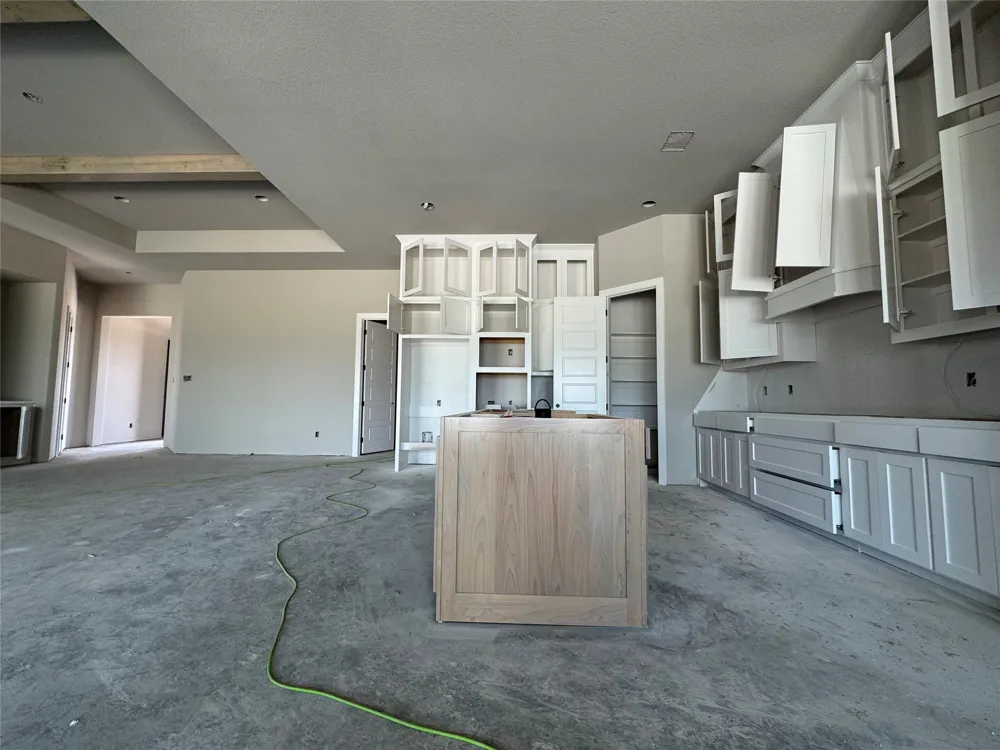 144 Chapowits Godley, TX 76044
