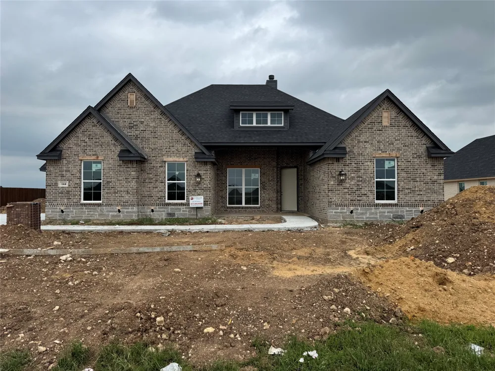 144 Chapowits Godley, TX 76044