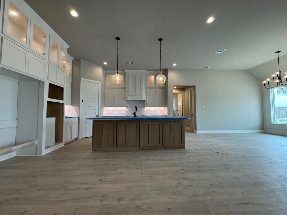 144 Chapowits Godley, TX 76044
