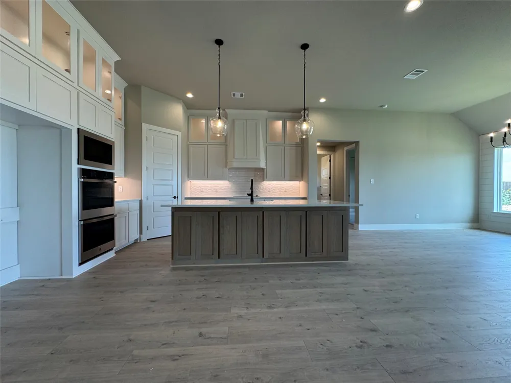 144 Chapowits Godley, TX 76044