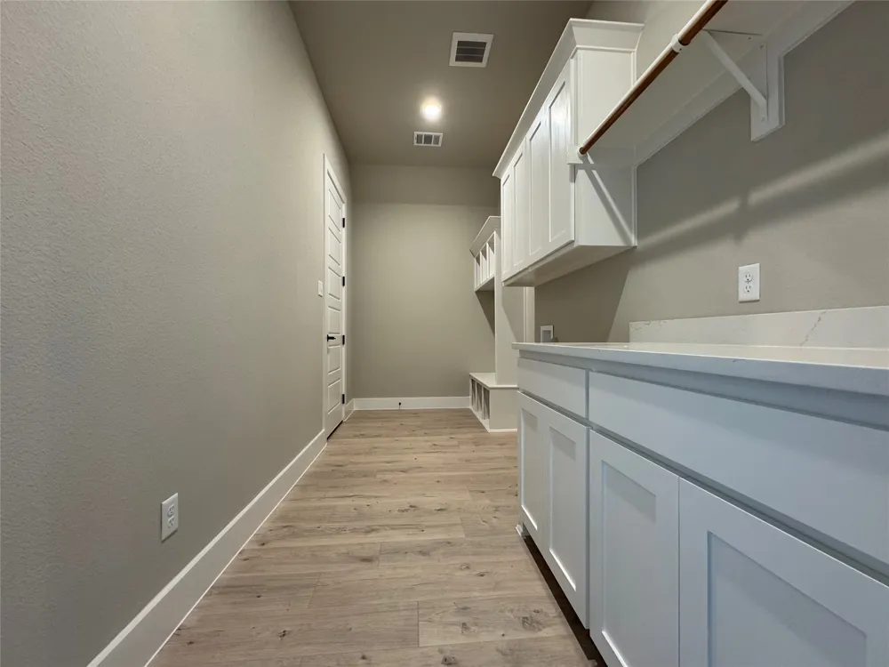 144 Chapowits Godley, TX 76044