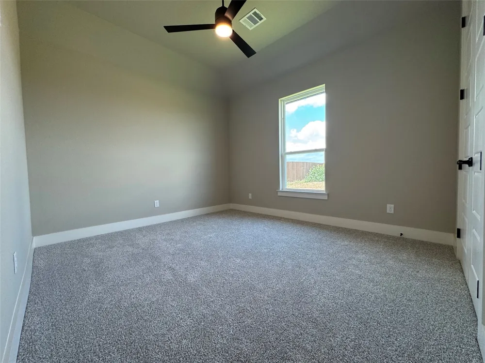 144 Chapowits Godley, TX 76044