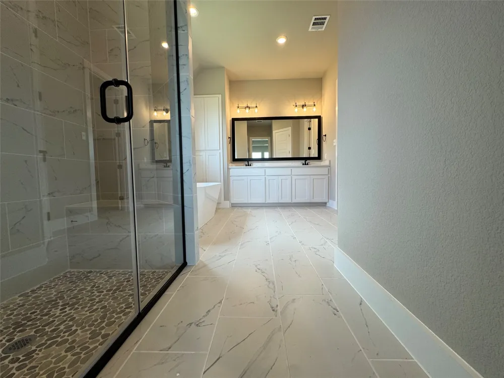 144 Chapowits Godley, TX 76044