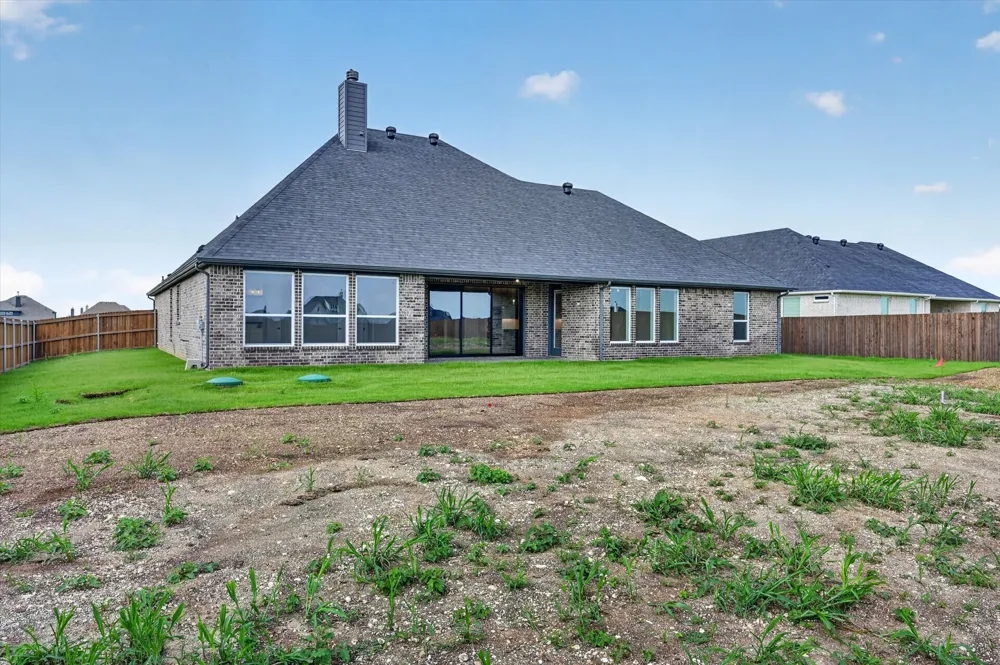 144 Chapowits Godley, TX 76044