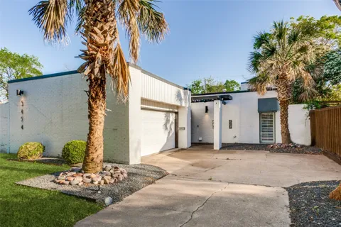 5454 Vickery Boulevard