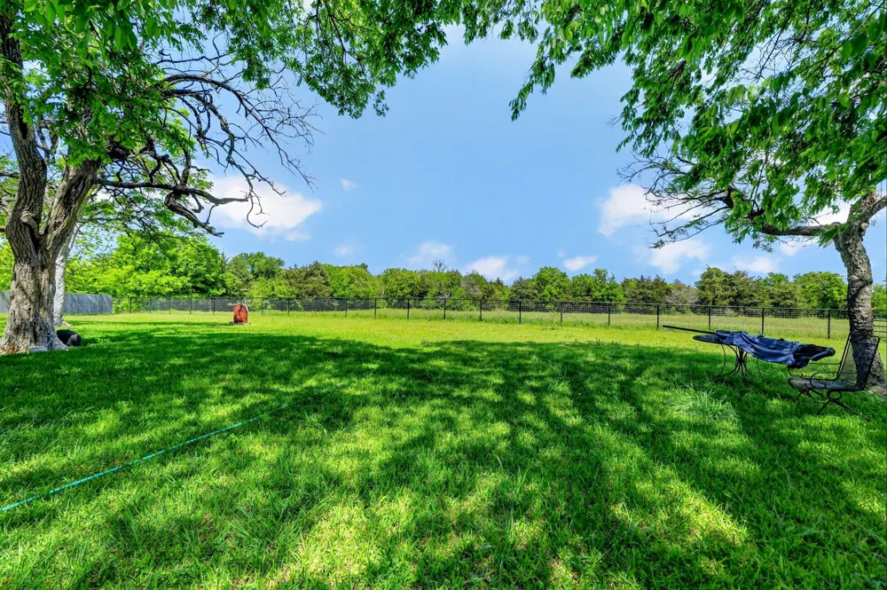 858 County Road 1006 Celeste, TX 75423