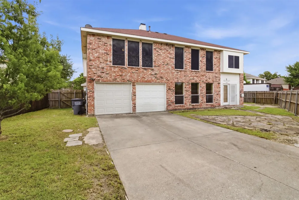 531 Pecan Leaf Drive Lancaster, TX 75146