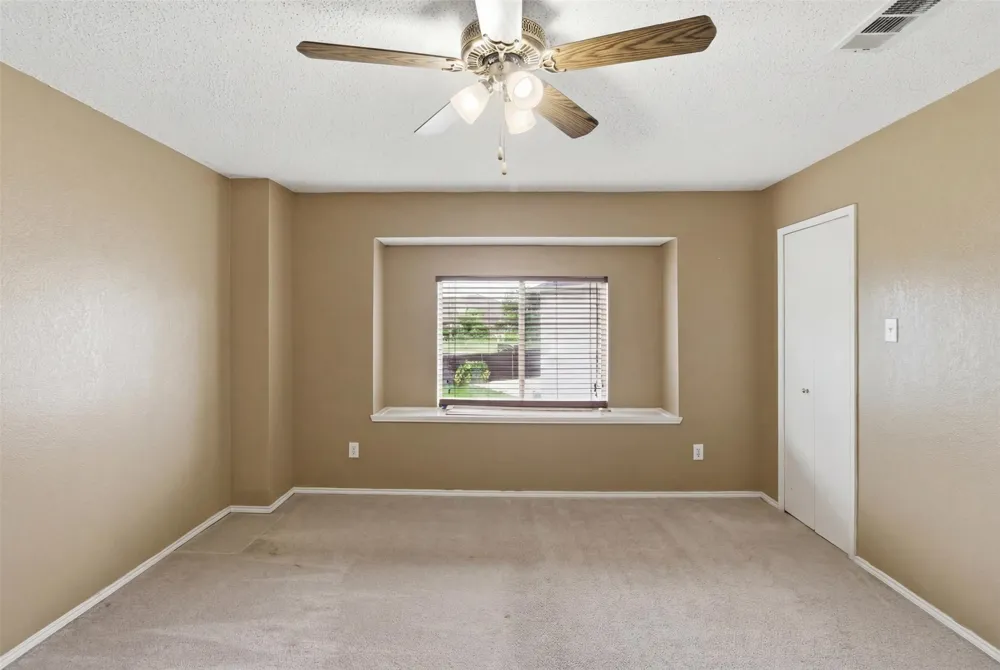 531 Pecan Leaf Drive Lancaster, TX 75146