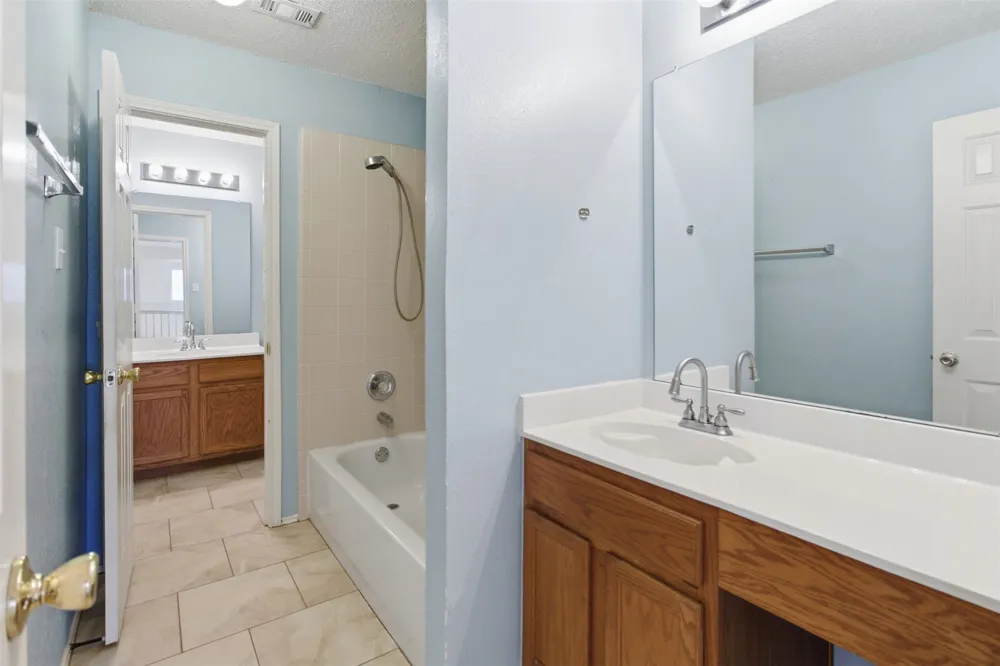 531 Pecan Leaf Drive Lancaster, TX 75146