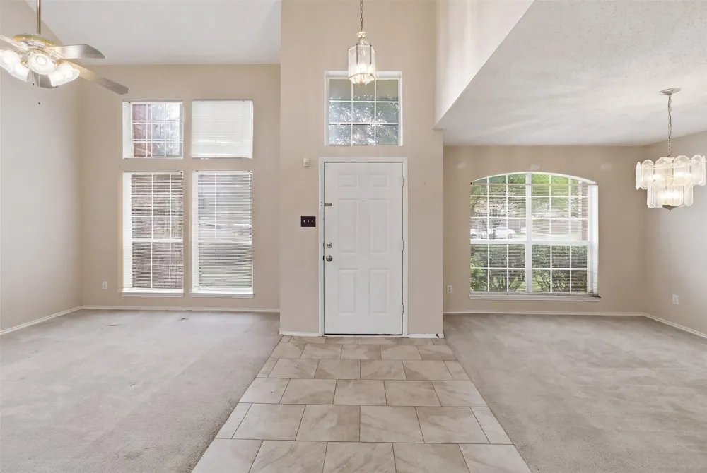 531 Pecan Leaf Drive Lancaster, TX 75146