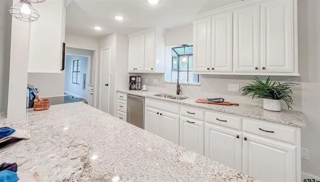 120 E Fairway Drive Hideaway, TX 75771