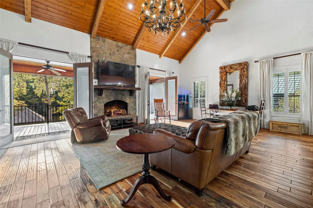 742 Private  Road 7219 Jefferson, TX 75657