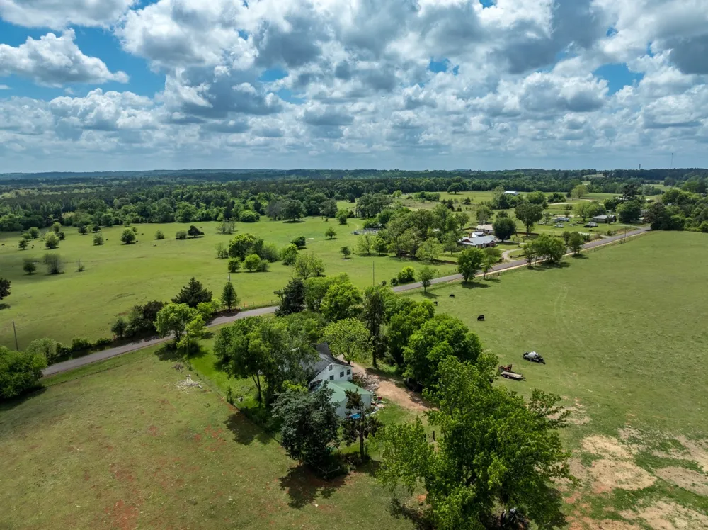 1695 County Road 3408 Jacksonville, TX 75766