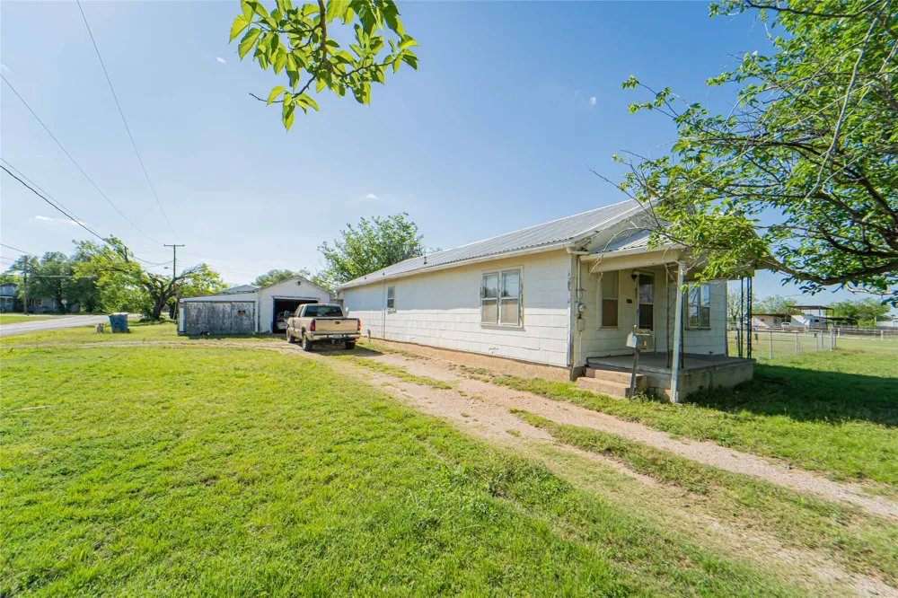701 Shelton Street Breckenridge, TX 76424