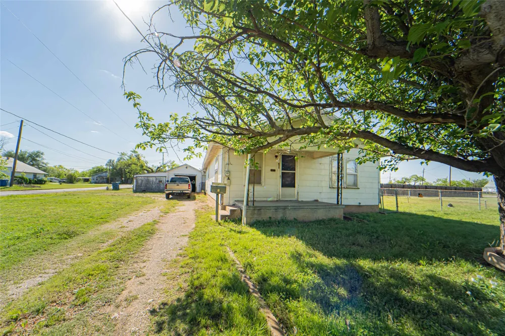701 Shelton Street Breckenridge, TX 76424