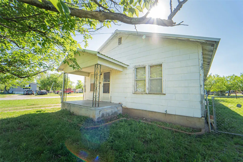701 Shelton Street Breckenridge, TX 76424