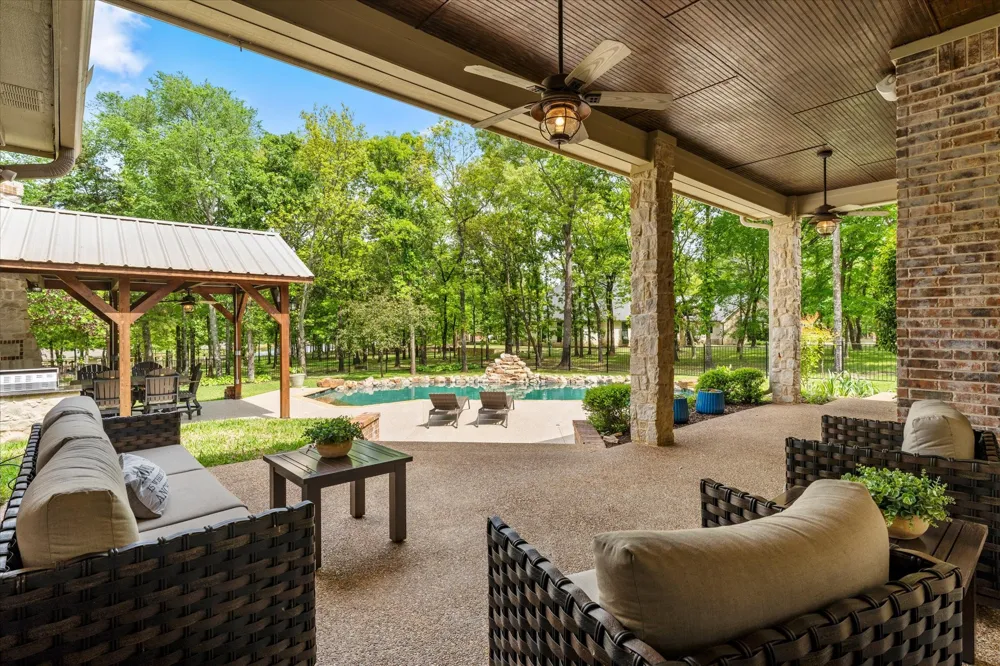 1215 PR 5980 Yantis, TX 75497