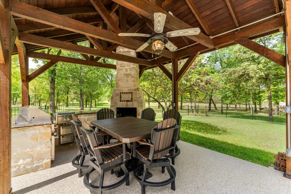 1215 PR 5980 Yantis, TX 75497