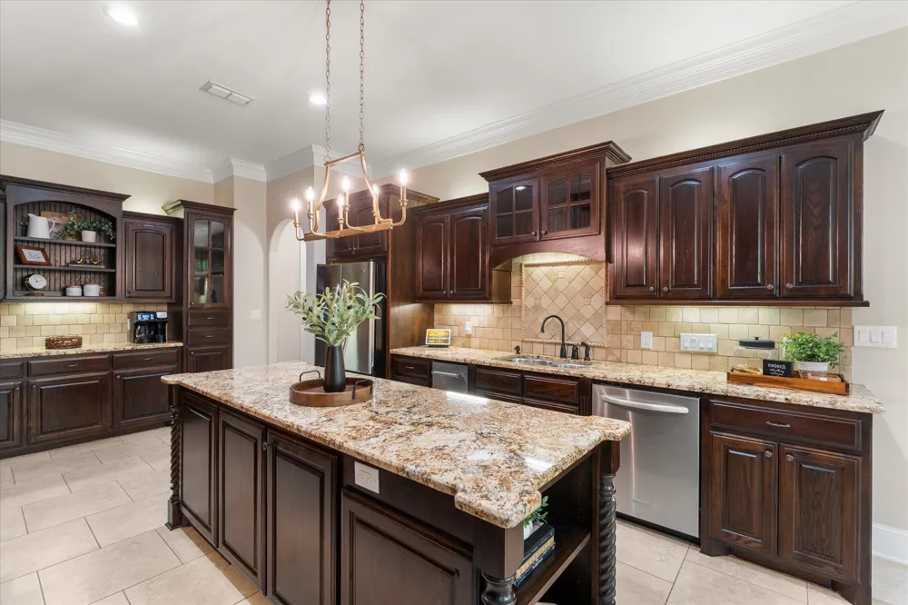 1215 PR 5980 Yantis, TX 75497