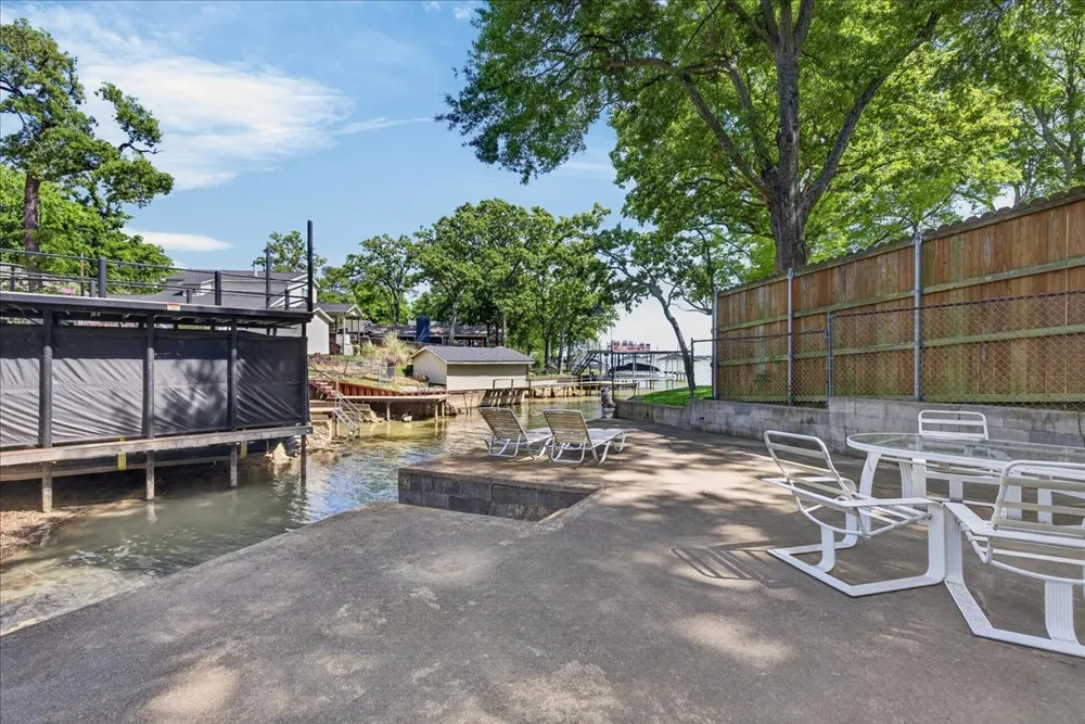 1529 Oak Shore Drive Tool, TX 75143