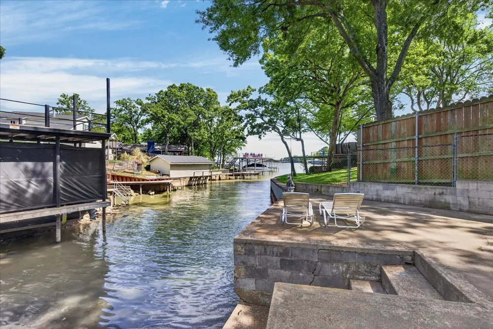 1529 Oak Shore Drive Tool, TX 75143