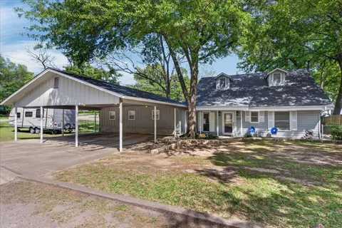 1529 Oak Shore Drive