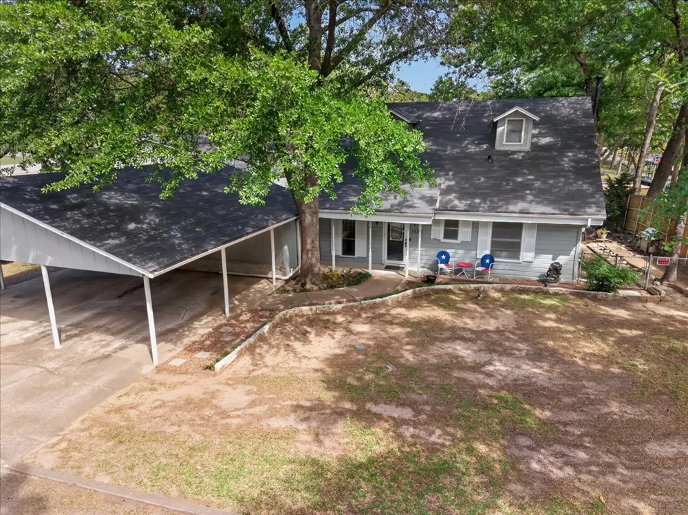 1529 Oak Shore Drive Tool, TX 75143