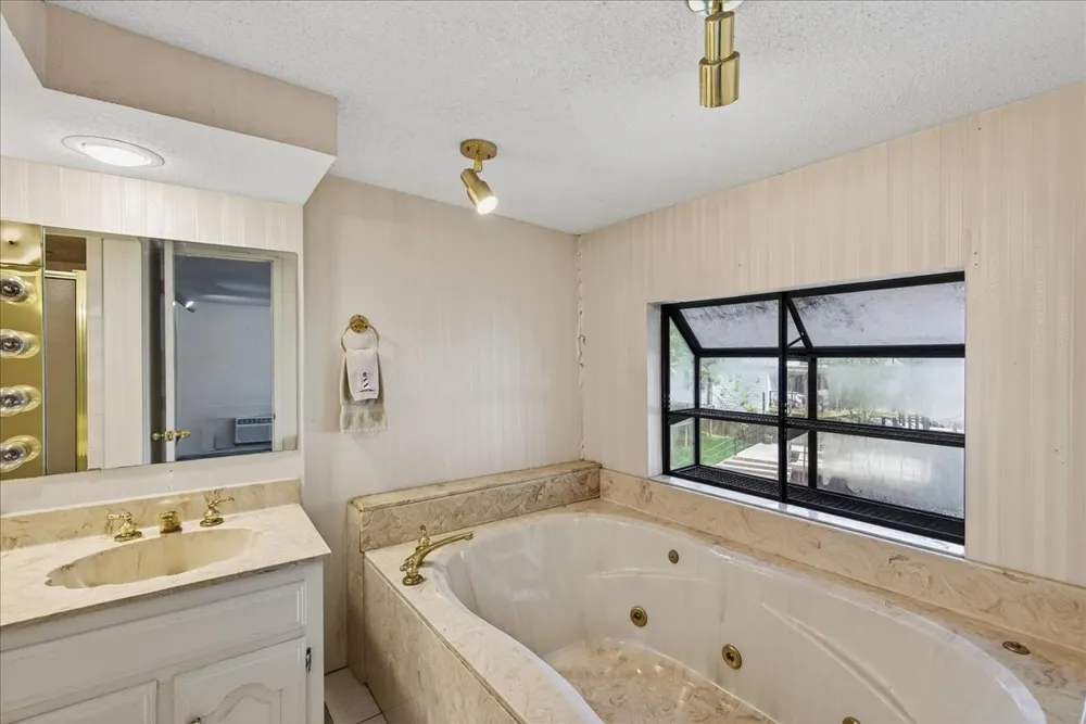 1529 Oak Shore Drive Tool, TX 75143