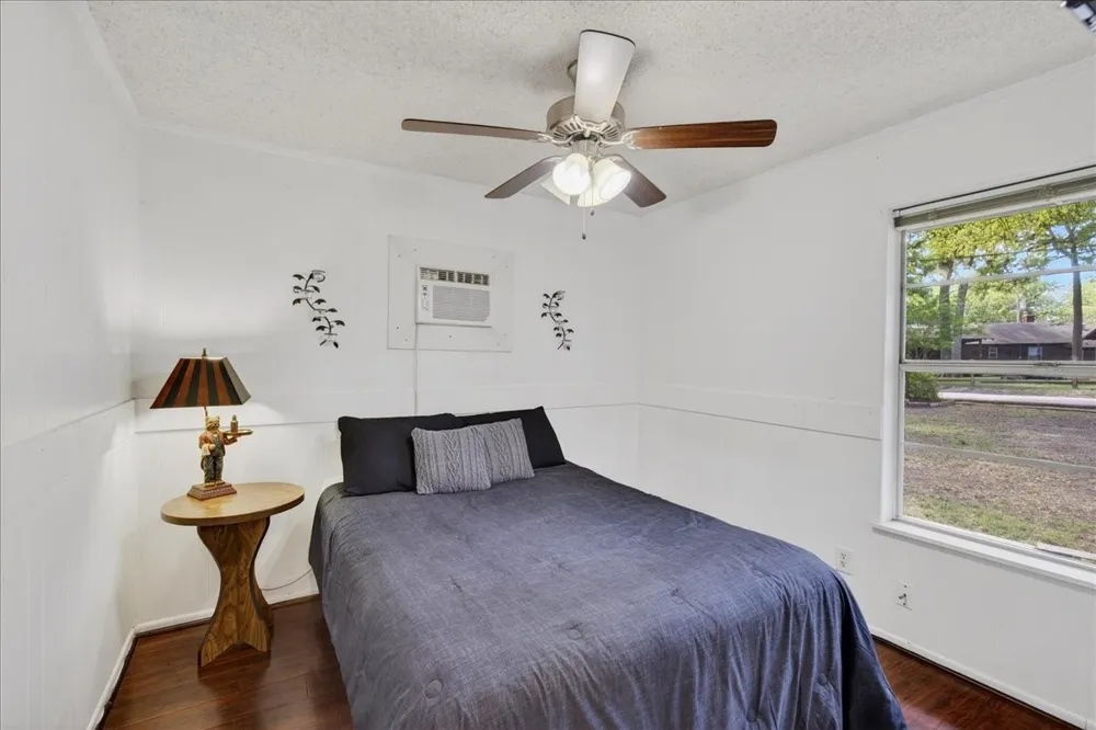 1529 Oak Shore Drive Tool, TX 75143