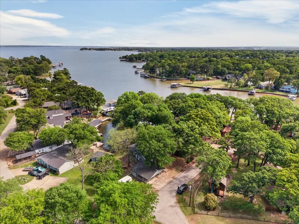 1529 Oak Shore Drive Tool, TX 75143