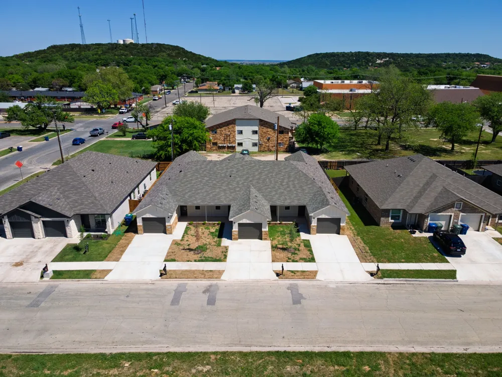 408 W Avenue C Copperas Cove, TX 76522