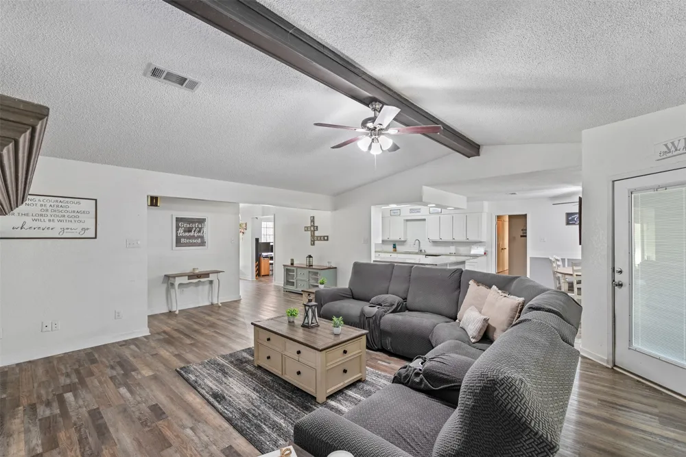 231 Cedarwood Drive Enchanted Oaks, TX 75156