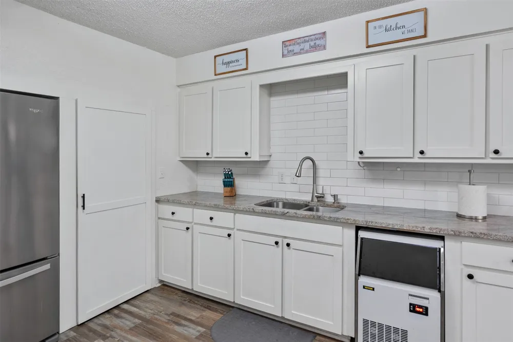 231 Cedarwood Drive Enchanted Oaks, TX 75156