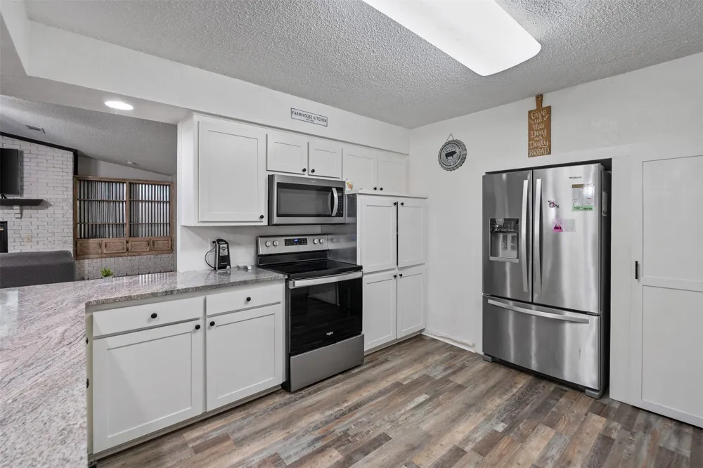 231 Cedarwood Drive Enchanted Oaks, TX 75156
