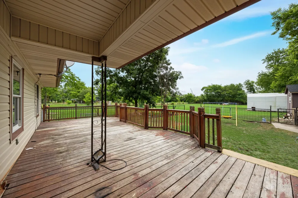 571 S 1st Street Point, TX 75472