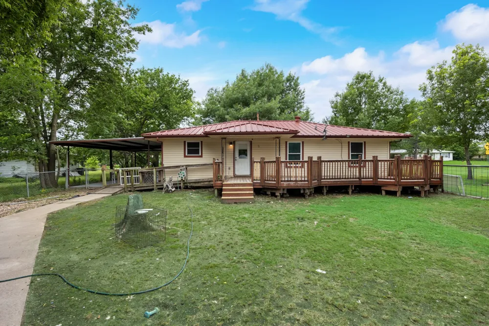 571 S 1st Street Point, TX 75472