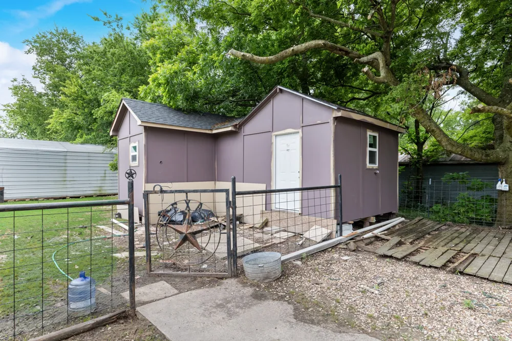 571 S 1st Street Point, TX 75472