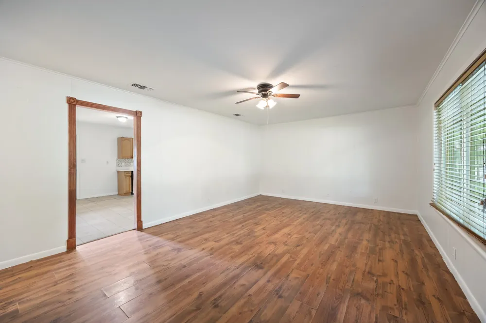 571 S 1st Street Point, TX 75472